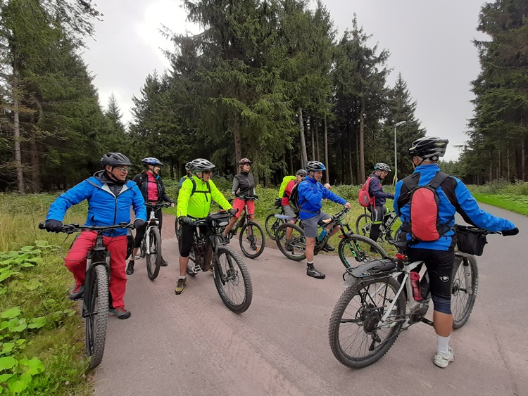 Bikergruppe-750x563